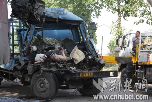 宜昌車禍新聞更新，應(yīng)對車禍事件的步驟指南（適用于初學(xué)者與進階用戶）