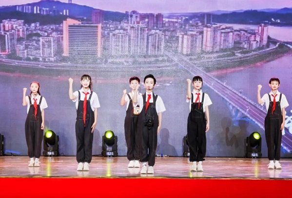 文化與時(shí)尚交融，最新廣場舞曲引領(lǐng)2024風(fēng)尚