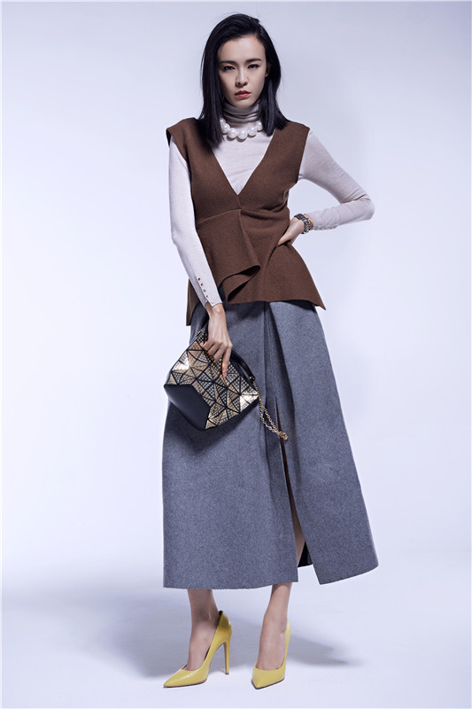 李艾最新時(shí)尚照片，時(shí)代先鋒的印記風(fēng)采