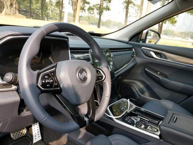 2024今晚澳門開特馬現(xiàn)場,全面實施策略設(shè)計_CQF83.316榮耀版