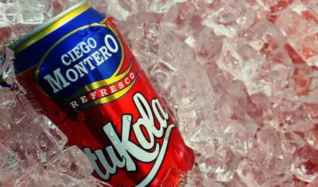 科技浪潮中的暢飲狂歡，最新可樂廣告引領新時代之味