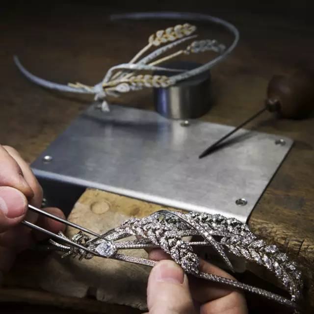 首飾最新技術(shù)，友情的溫馨陪伴與故事