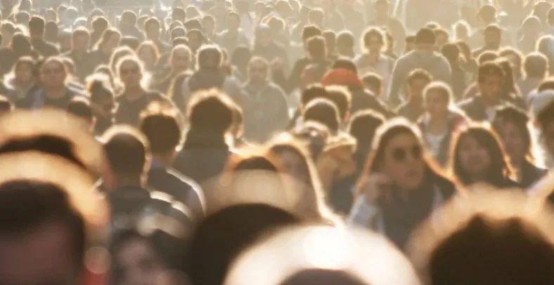 最新疫情復(fù)陽背景下，變化中的學(xué)習(xí)與自信成就的力量鑄就新篇章