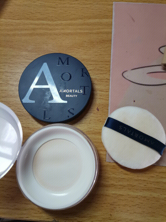 最新散粉測評，與自然美景同行，尋找內(nèi)心的寧靜與平和的妝容秘籍