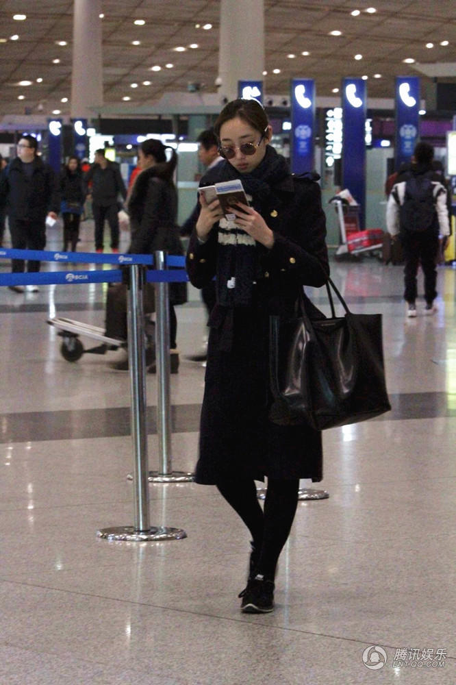 女星機(jī)場最新照片，星光下的溫馨相遇