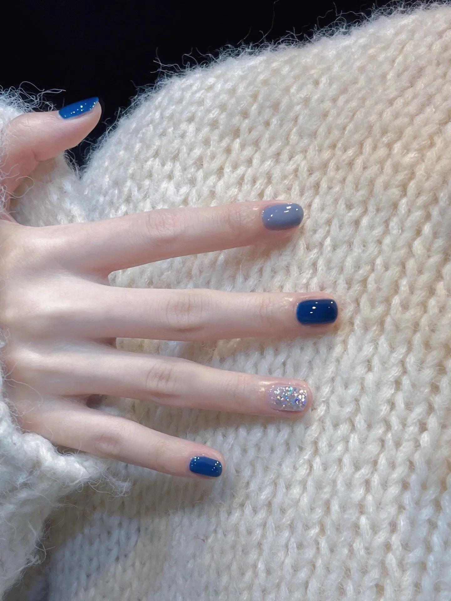 最新美甲時(shí)尚，愛的色彩與日常陪伴的魅力