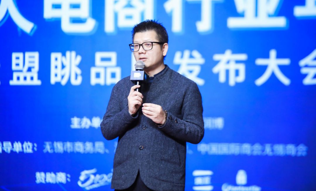 方凱雷最新,方凱雷最新動態(tài)，探索科技前沿，引領(lǐng)行業(yè)創(chuàng)新