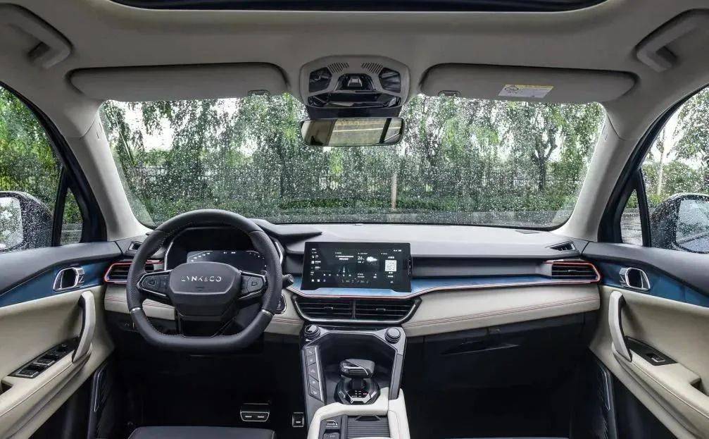 領(lǐng)克最新內(nèi)飾驚艷亮相，高級(jí)質(zhì)感令人矚目！