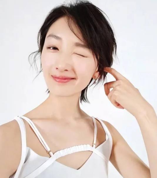 多元審美時代下的獨特魅力，小眼睛明星的魅力風采