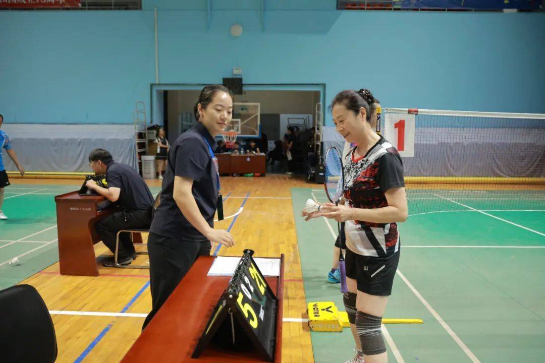 羽毛球比賽現(xiàn)場(chǎng)解說——激情與技術(shù)交織的精彩瞬間