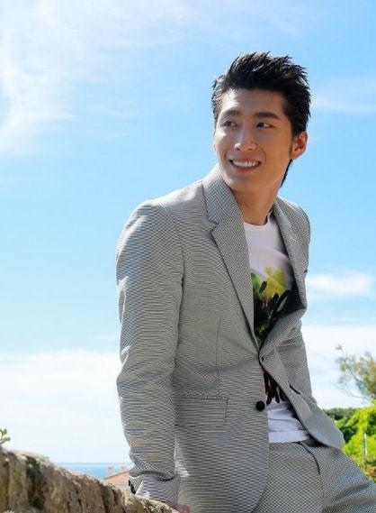 揭秘演員張博背后的神秘愛情故事，與妻子的娛樂圈愛情故事曝光