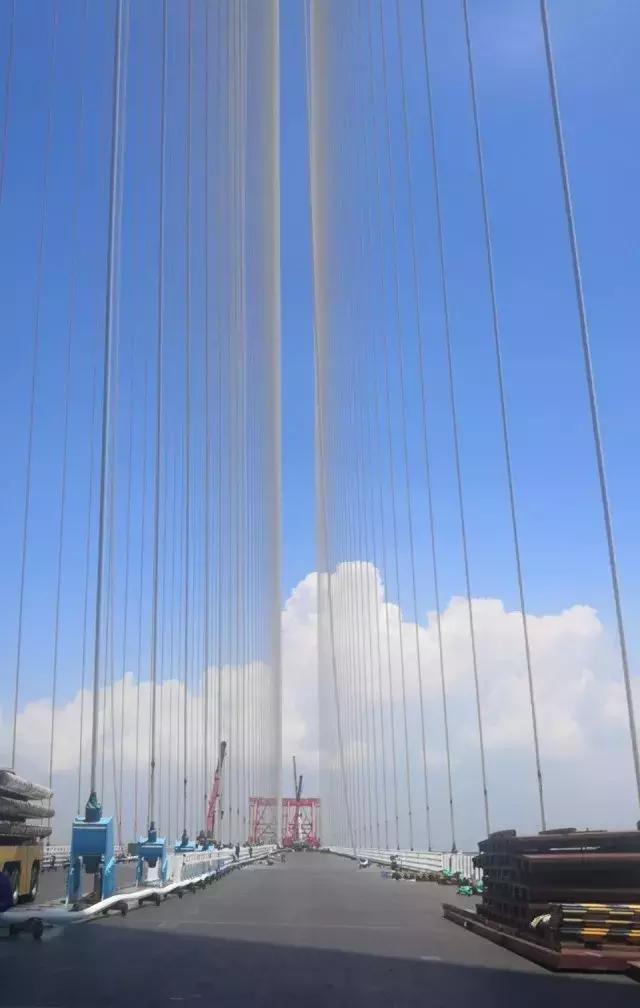 滬通長江大橋最新工程動(dòng)態(tài),滬通長江大橋最新工程動(dòng)態(tài)，橋上的友情與家的溫馨