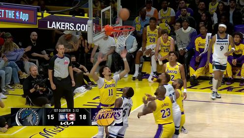 詹姆斯首場(chǎng)比賽錄像回放，變化、自信與成就感的啟示之旅