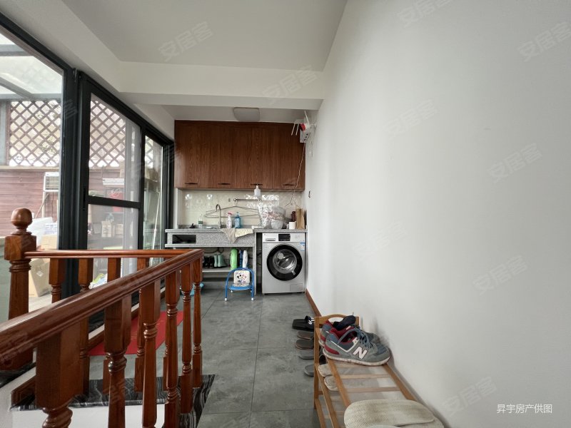 彩疊灣商鋪?zhàn)钚聝r(jià)格獲取指南及市場(chǎng)行情分析