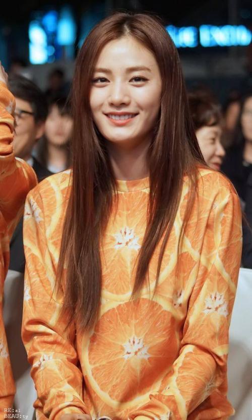 韓國(guó)女明星的心靈之旅，自然美景探尋與內(nèi)心平靜的追尋