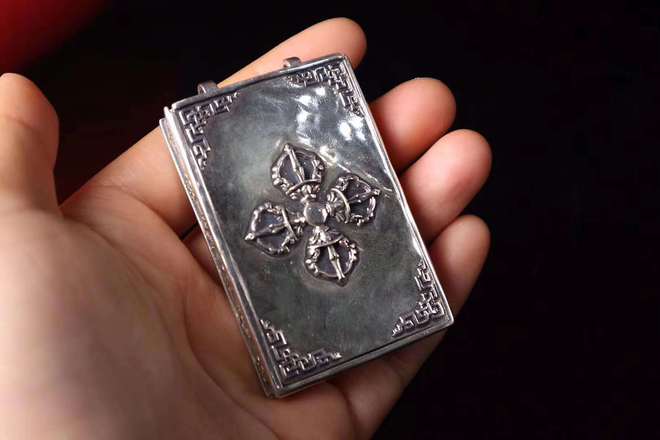 佛牌明星的成長(zhǎng)之路，一路學(xué)習(xí)，自信閃耀