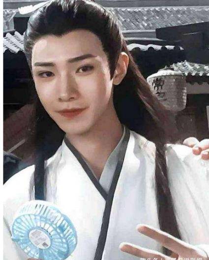 探尋舞臺(tái)與銀幕背后的藝術(shù)之旅，演員視鏡深度解析