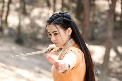 秦時明月新登場女俠角色——科技之光，生活之路的照亮者