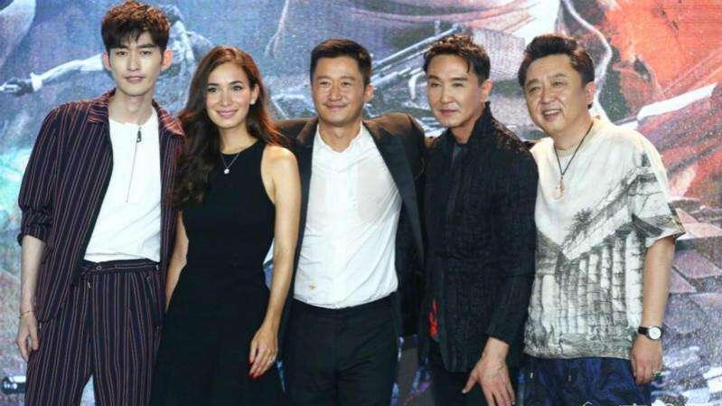 戰(zhàn)狼票房刷新高峰，電影院里的熱血時刻