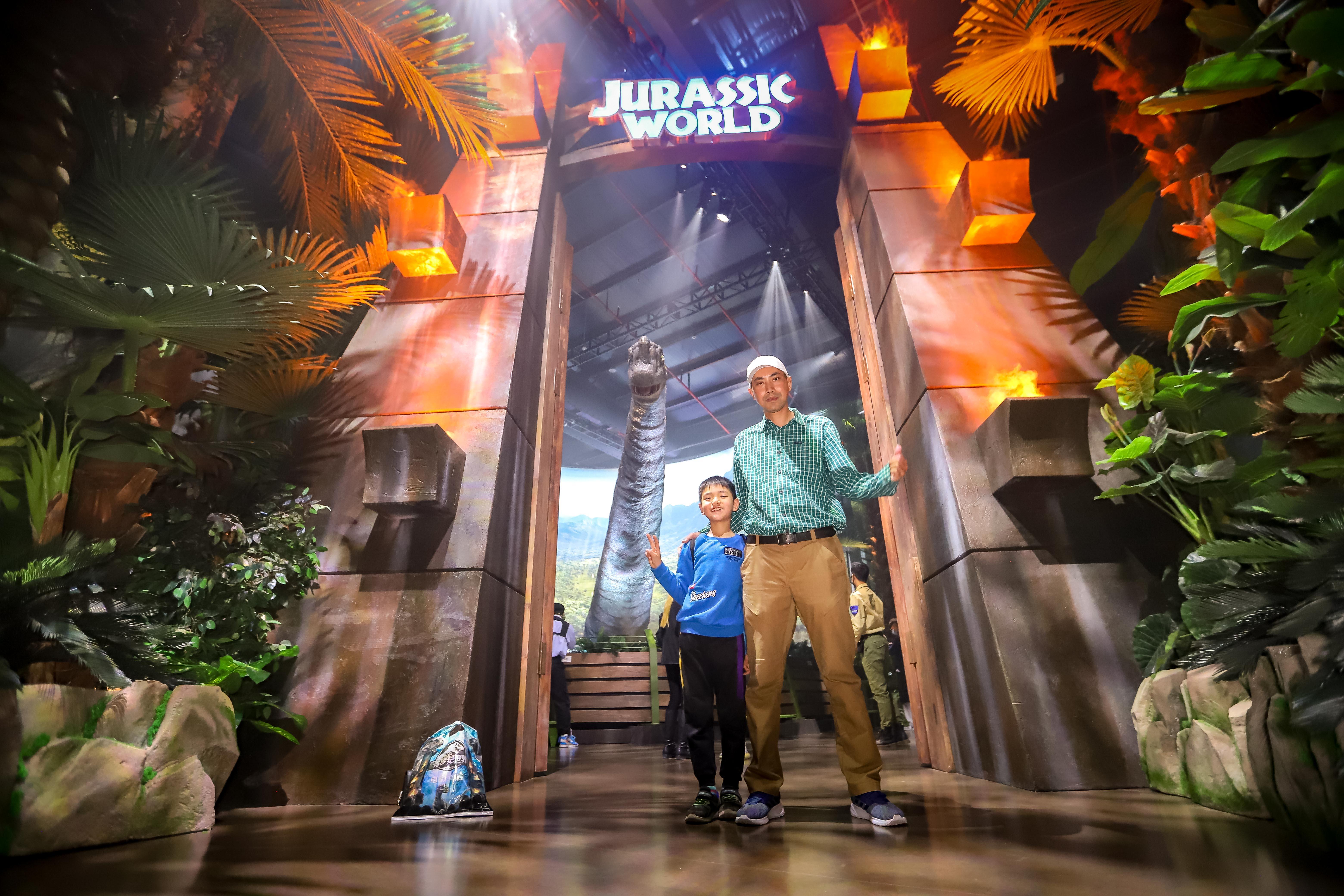 侏羅紀(jì)世界電影，自然探險(xiǎn)之旅，探尋內(nèi)心平和與幽默的旅程