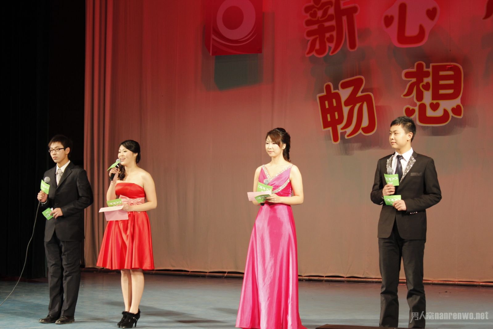 引領(lǐng)時(shí)代風(fēng)尚的舞臺(tái)之韻，最新主持詞精選集