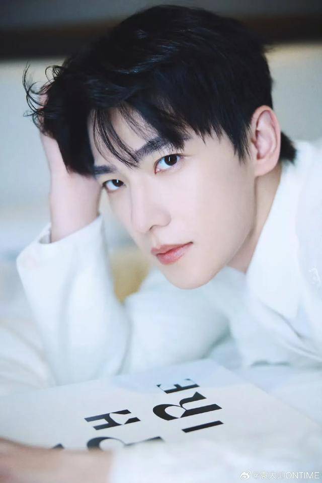 楊洋最新圖片大全，偶像魅力的多維解讀與展現(xiàn)