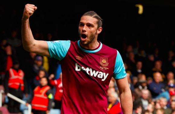 實況足球8最新轉(zhuǎn)會動態(tài)，轉(zhuǎn)會市場風(fēng)云變幻揭秘