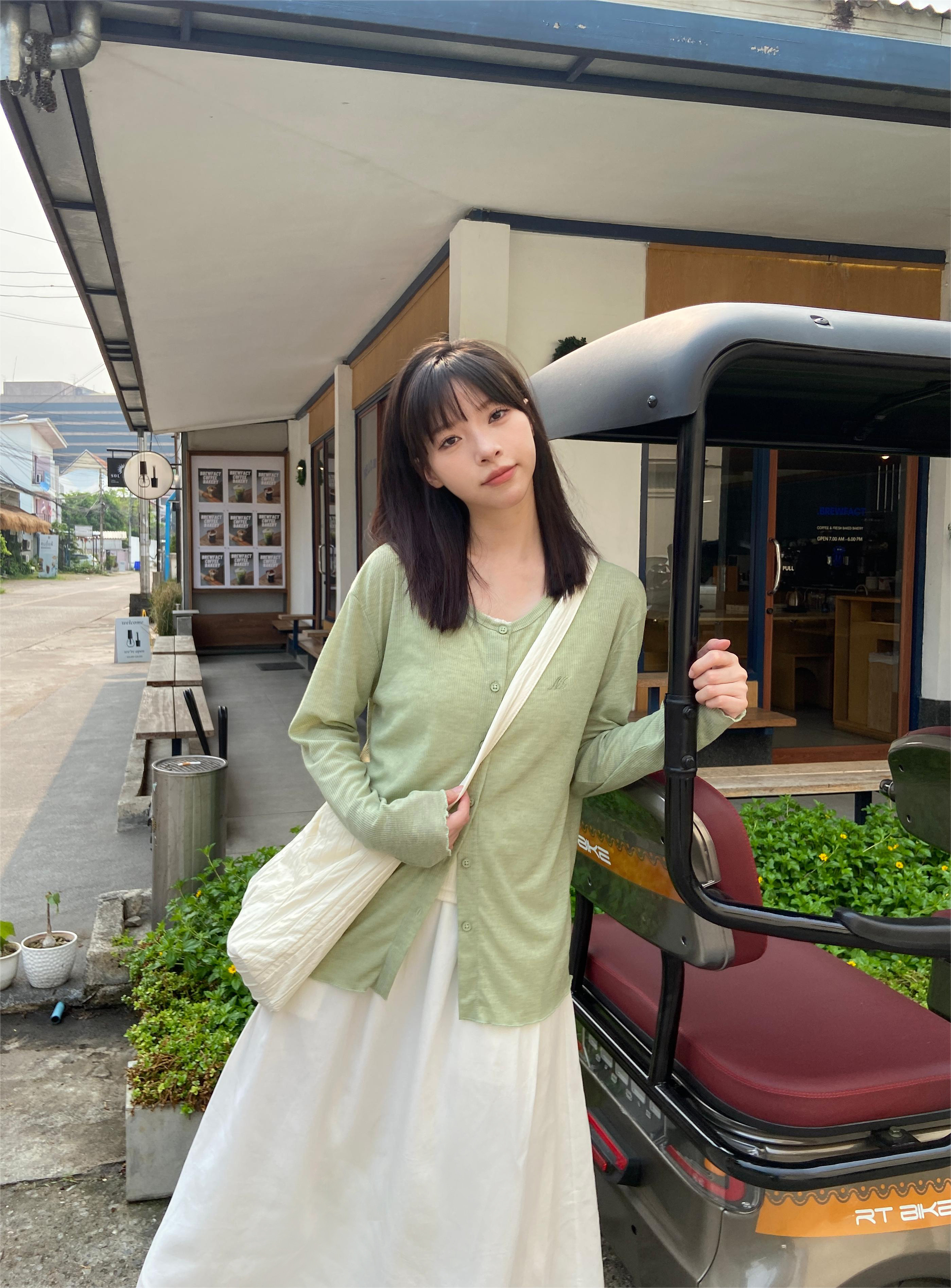 探索小巷中的隱藏美食寶藏，最新素人美食之旅 2024