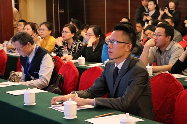 脫發(fā)最新進(jìn)展，頭頂奇遇與友情力量的力量探索