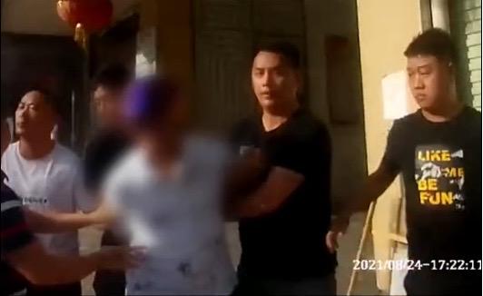 高科技引領(lǐng)偷窺新潮流，最新偷窺視頻獨(dú)家呈現(xiàn)