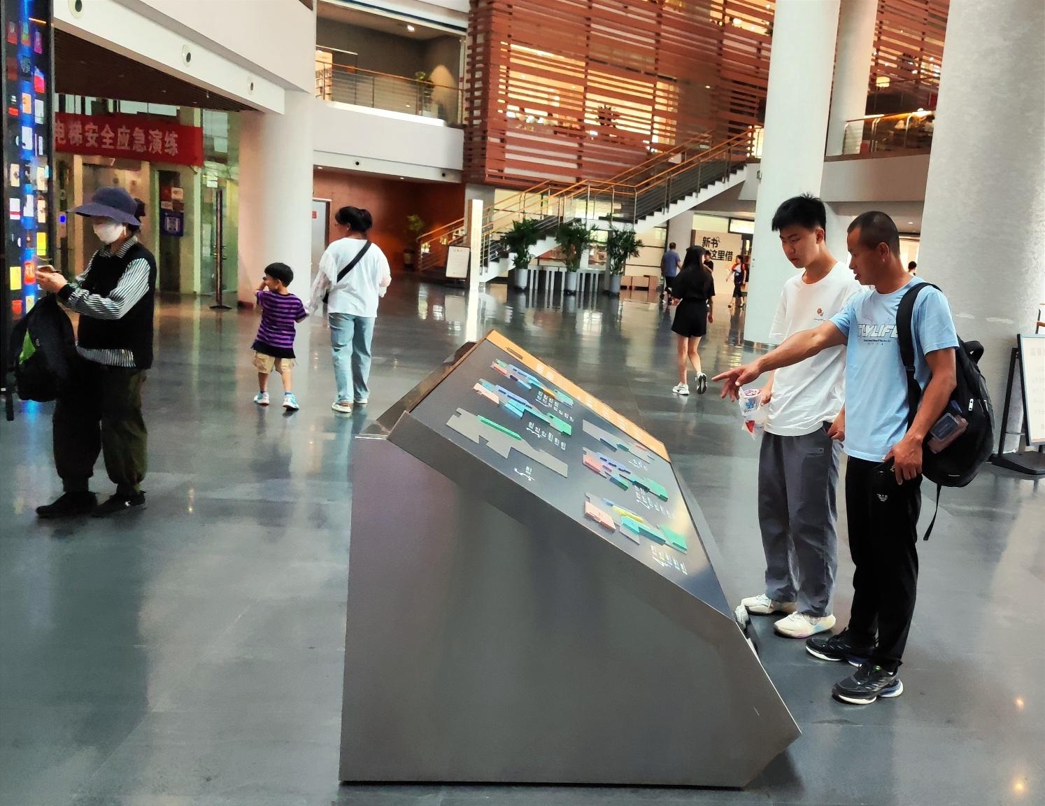 最新圖書信息，價值與爭議并存的影響探討