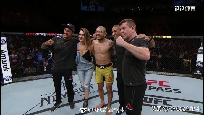 最新WWE格斗之夜，小巷熱血戰(zhàn)場與特色小店的探索之旅