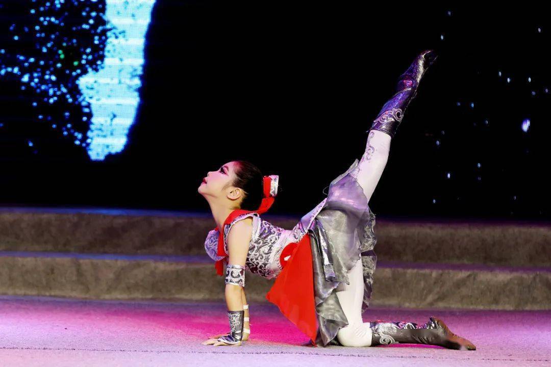 最新舞蹈比賽視頻，舞動中的溫情紐帶展現(xiàn)風(fēng)采時刻