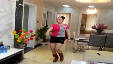 南昌玲玲最新睡衣，自然美景之旅的時尚邀請