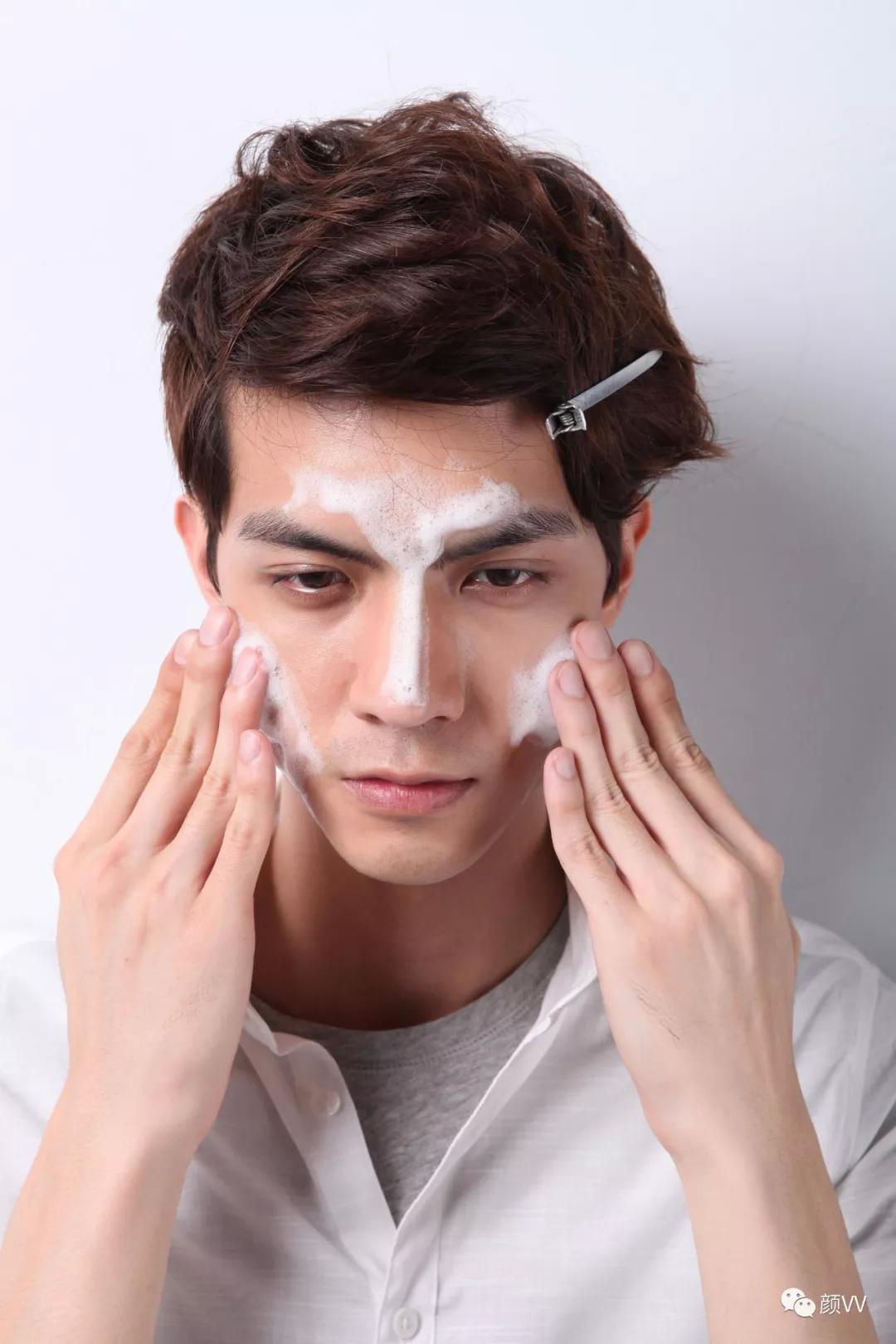 護膚男士重塑自信，擁抱改變與成就感的旅程