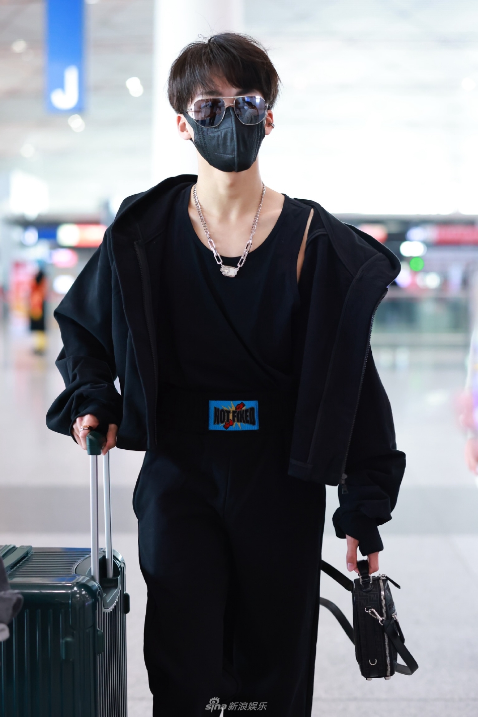 何洛洛機場最新動態(tài)，自然美景的輕松探索之旅