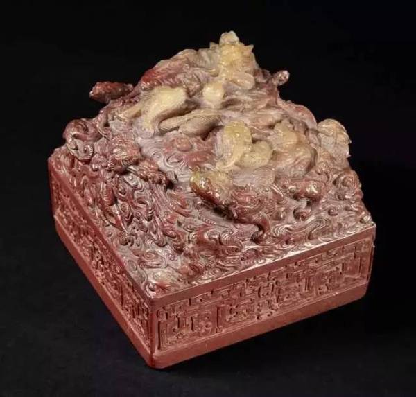 時代之光下的璀璨明珠，最新款寶雕亮相！